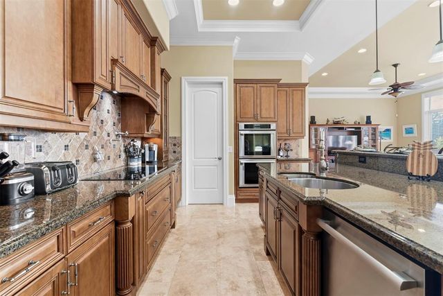 4431 NE 24th Avenue, Lighthouse Point, FL 33064