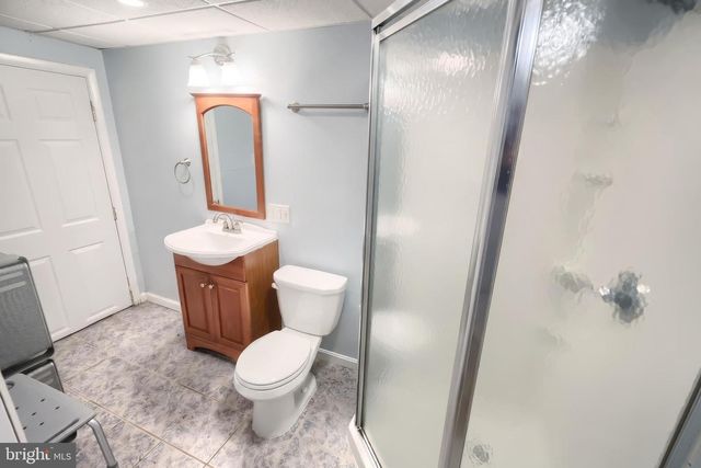 1215 PERRY LN, York, PA 17403