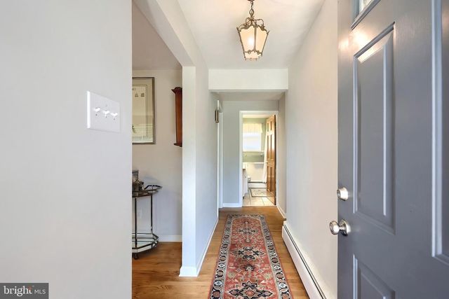 1215 PERRY LN, York, PA 17403