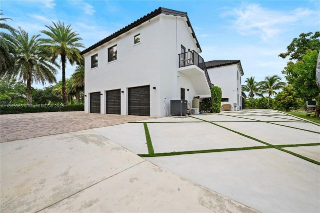 35351 SW 218th Ave, Homestead, FL 33034