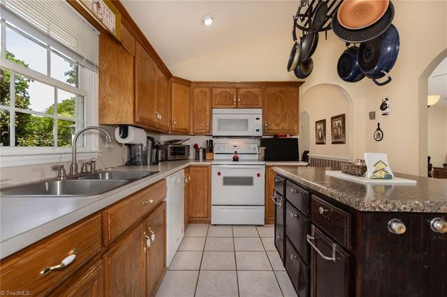 124 Hunter Circle, Wilkesboro, NC 28697