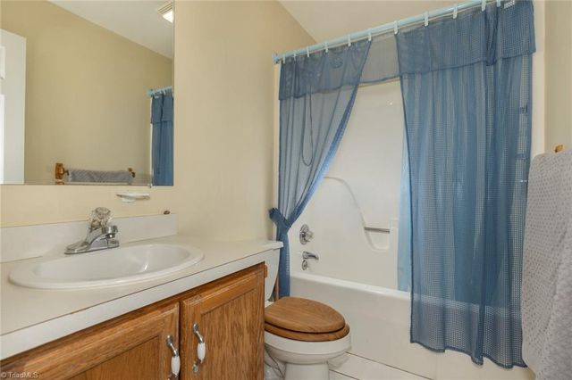 124 Hunter Circle, Wilkesboro, NC 28697