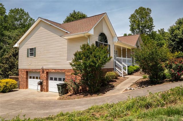124 Hunter Circle, Wilkesboro, NC 28697