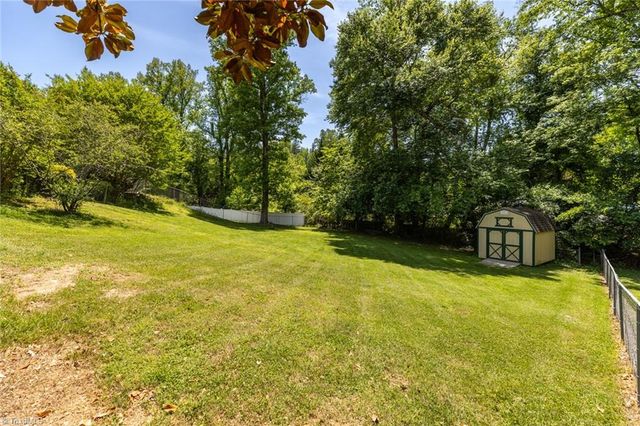 124 Hunter Circle, Wilkesboro, NC 28697