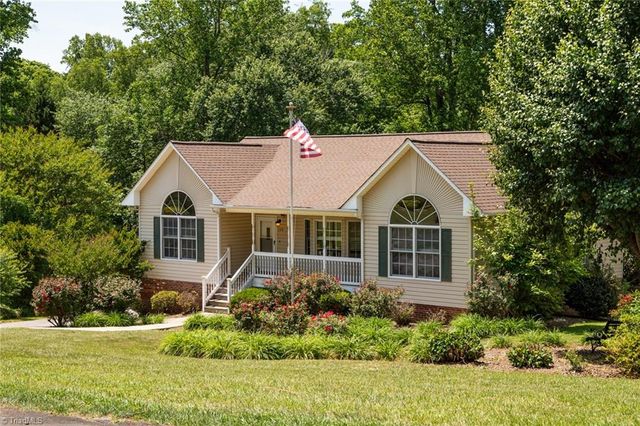 124 Hunter Circle, Wilkesboro, NC 28697