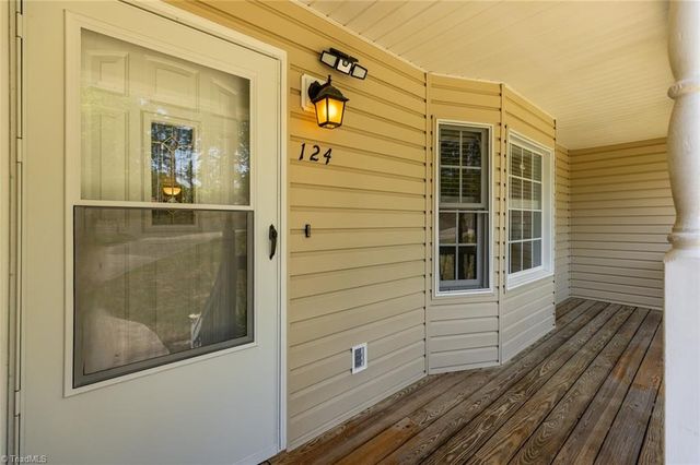 124 Hunter Circle, Wilkesboro, NC 28697