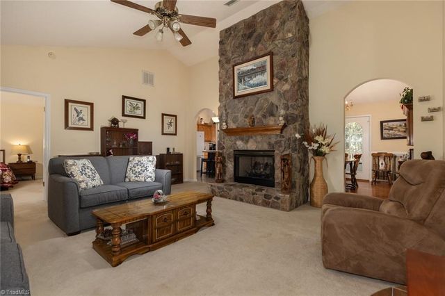124 Hunter Circle, Wilkesboro, NC 28697