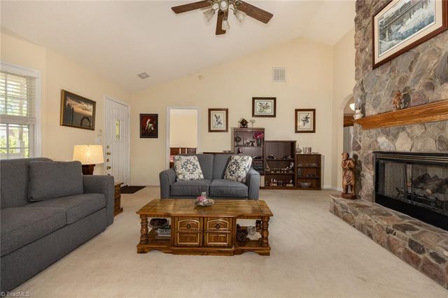 124 Hunter Circle, Wilkesboro, NC 28697