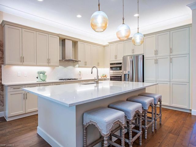 12058 Mimosa ST, Naples, FL 34120