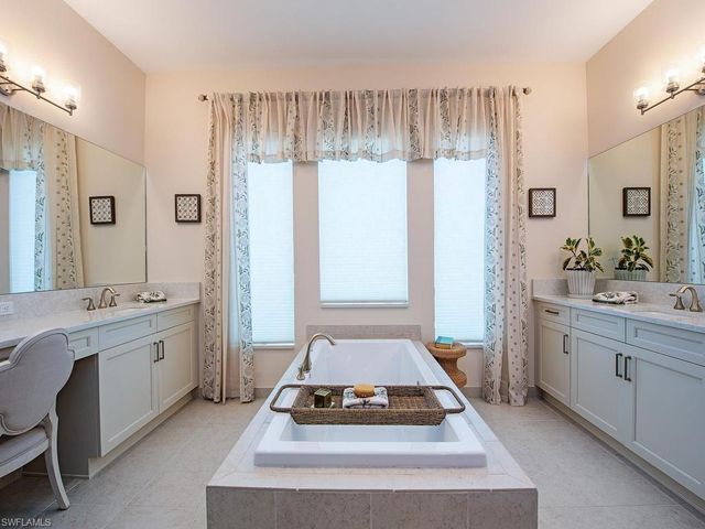 12058 Mimosa ST, Naples, FL 34120