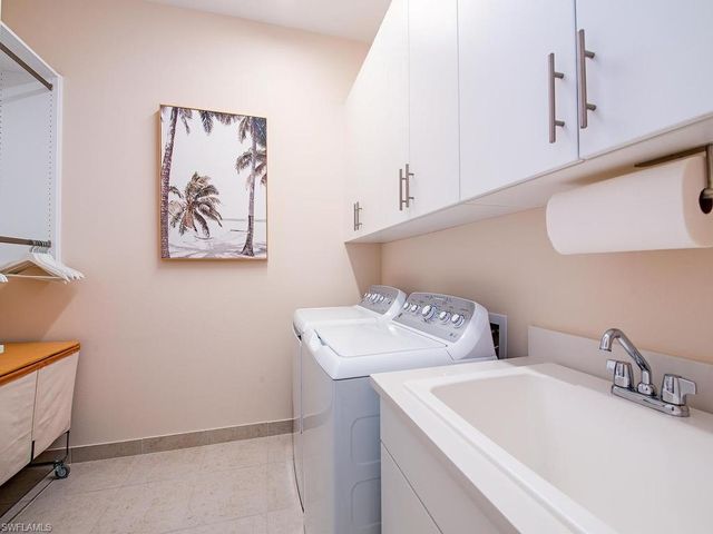 12058 Mimosa ST, Naples, FL 34120