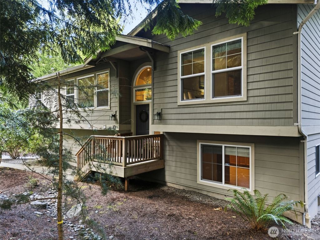 43 Goliah Lane, Port Ludlow, WA 98365