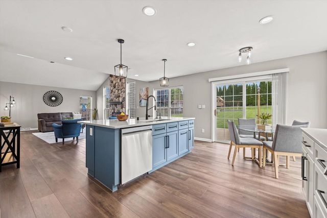 2313 Kestrel LANE, Waukesha, WI 53189