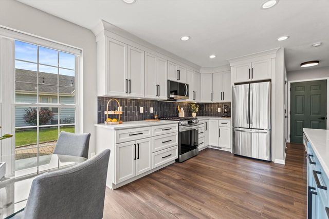 2313 Kestrel LANE, Waukesha, WI 53189