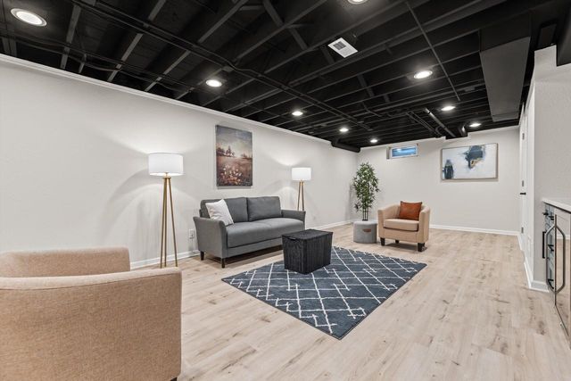 2313 Kestrel LANE, Waukesha, WI 53189