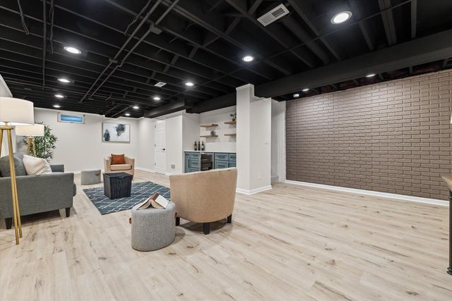 2313 Kestrel LANE, Waukesha, WI 53189