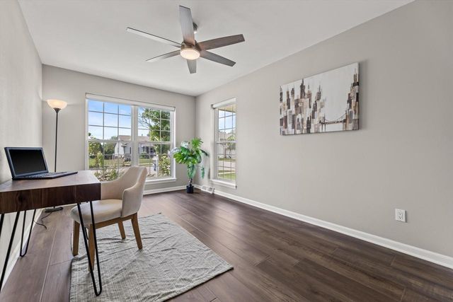2313 Kestrel LANE, Waukesha, WI 53189