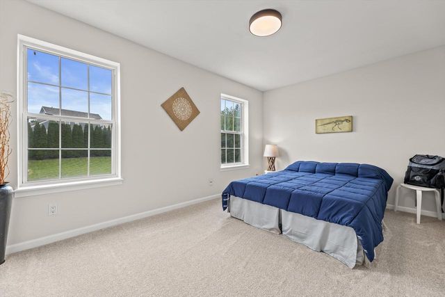 2313 Kestrel LANE, Waukesha, WI 53189