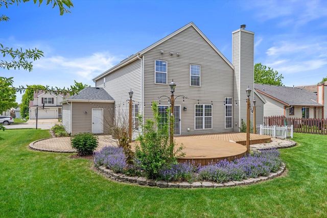 2313 Kestrel LANE, Waukesha, WI 53189