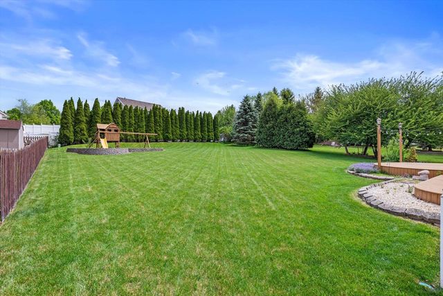 2313 Kestrel LANE, Waukesha, WI 53189