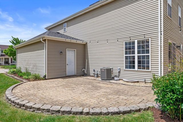 2313 Kestrel LANE, Waukesha, WI 53189