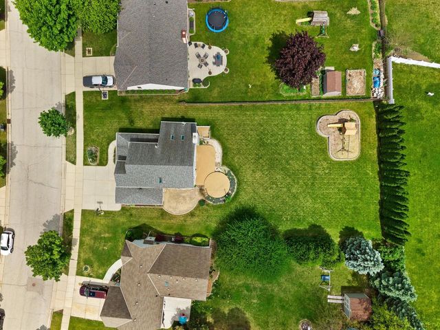 2313 Kestrel LANE, Waukesha, WI 53189