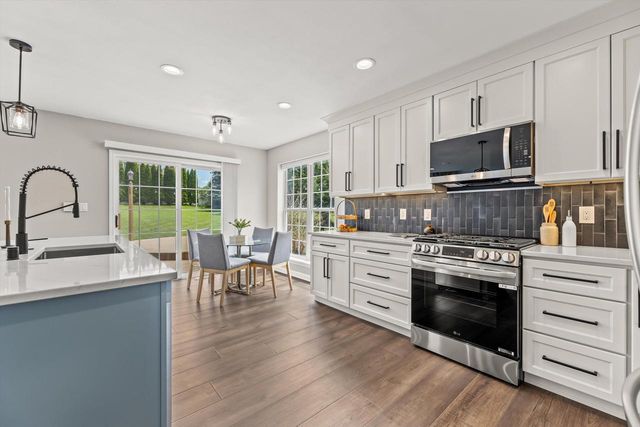 2313 Kestrel LANE, Waukesha, WI 53189