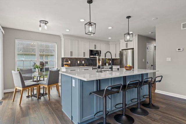 2313 Kestrel LANE, Waukesha, WI 53189