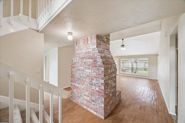 1306 Garden Court, Deer Park, TX 77536