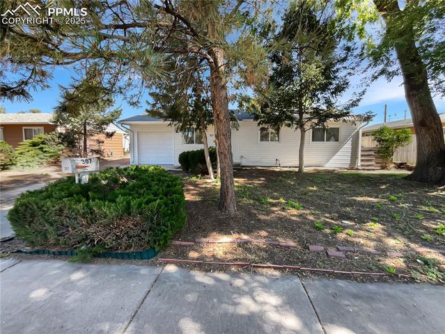 307 Mount View Lane, Fountain, CO 80817