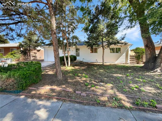 307 Mount View Lane, Fountain, CO 80817