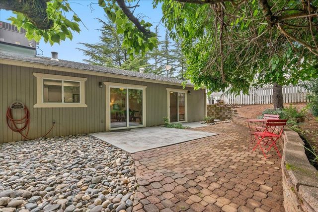 15070 Woodland Loop, Penn Valley, CA 95946