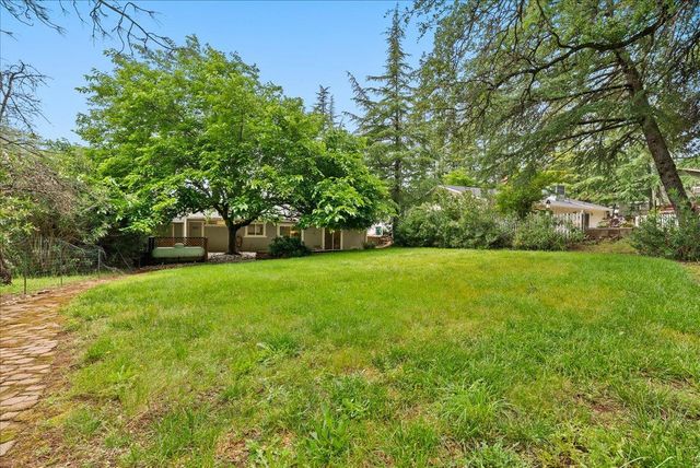 15070 Woodland Loop, Penn Valley, CA 95946