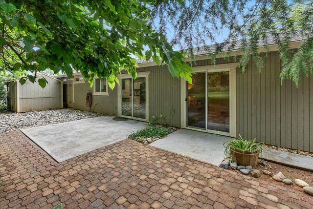 15070 Woodland Loop, Penn Valley, CA 95946