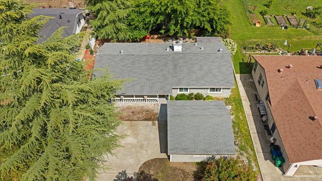 15070 Woodland Loop, Penn Valley, CA 95946