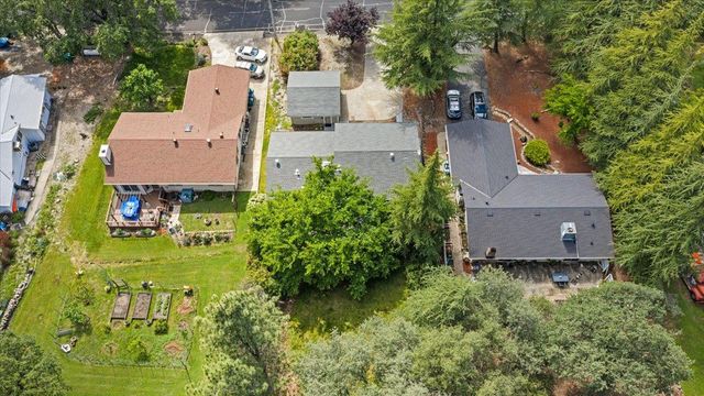 15070 Woodland Loop, Penn Valley, CA 95946