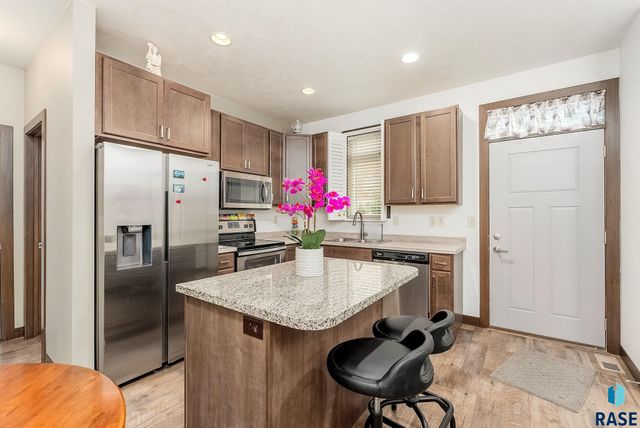 226 E Residence Pl Place 16, Sioux Falls, SD 57104