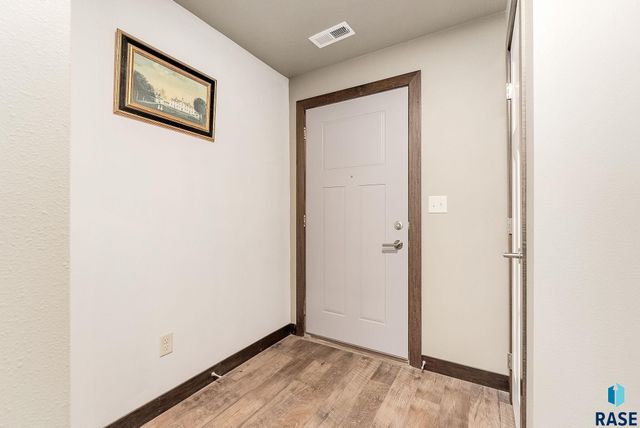 226 E Residence Pl Place 16, Sioux Falls, SD 57104