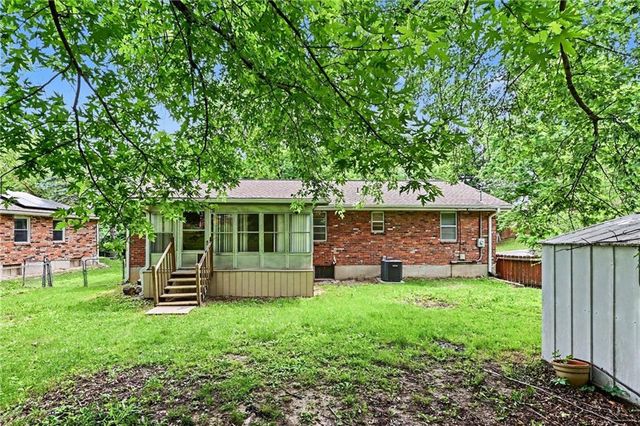 7420 N Main Street, Kansas City, MO 64118