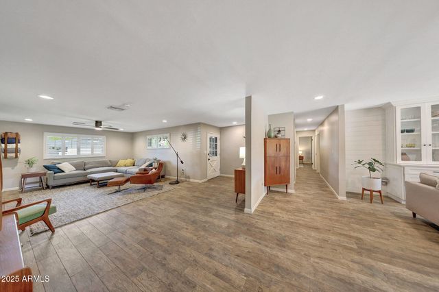 805 W NORTHVIEW Avenue, Phoenix, AZ 85021