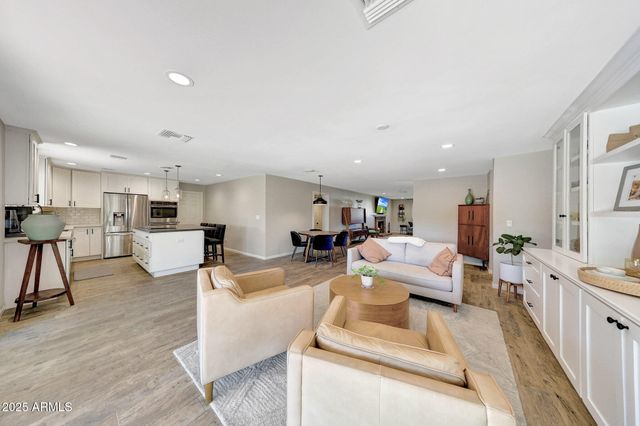 805 W NORTHVIEW Avenue, Phoenix, AZ 85021