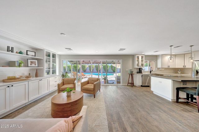 805 W NORTHVIEW Avenue, Phoenix, AZ 85021