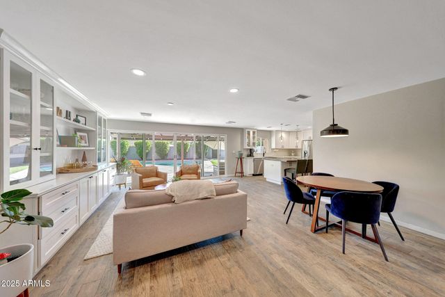 805 W NORTHVIEW Avenue, Phoenix, AZ 85021