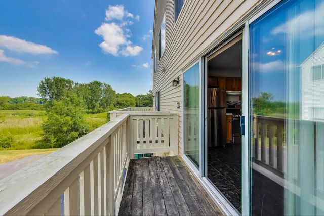 985 Manchester Circle 985, Grayslake, IL 60030