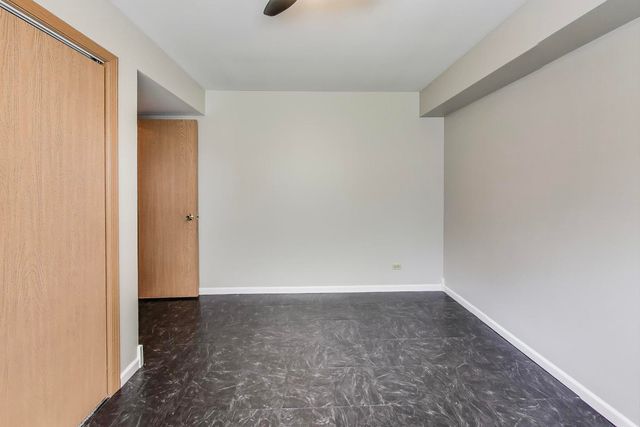985 Manchester Circle 985, Grayslake, IL 60030