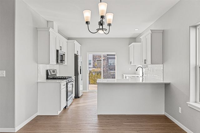 270 Pine Grove Lane, Iowa City, IA 52246