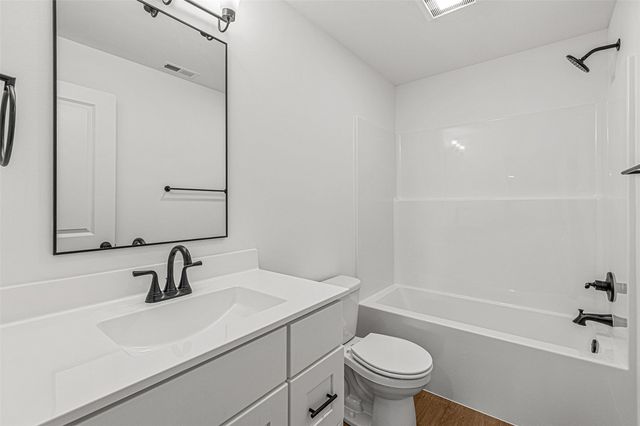 270 Pine Grove Lane, Iowa City, IA 52246