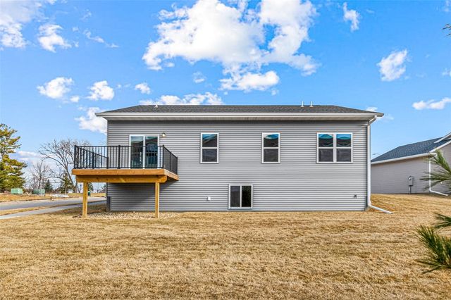 270 Pine Grove Lane, Iowa City, IA 52246