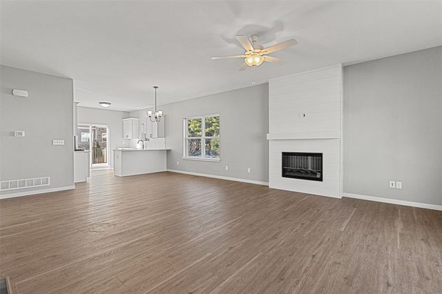 270 Pine Grove Lane, Iowa City, IA 52246