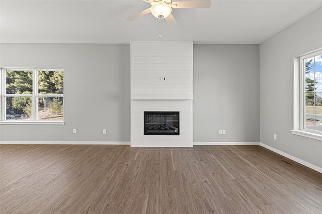 270 Pine Grove Lane, Iowa City, IA 52246